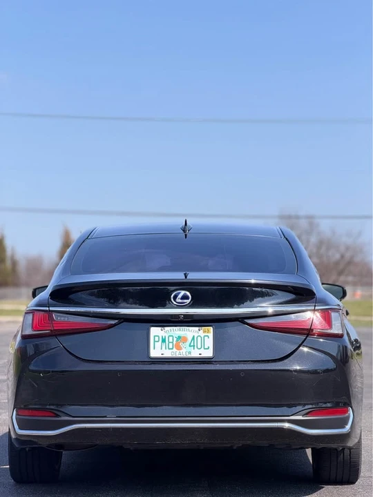2021 Lexus ES 7th Gen - Image 8 of 14