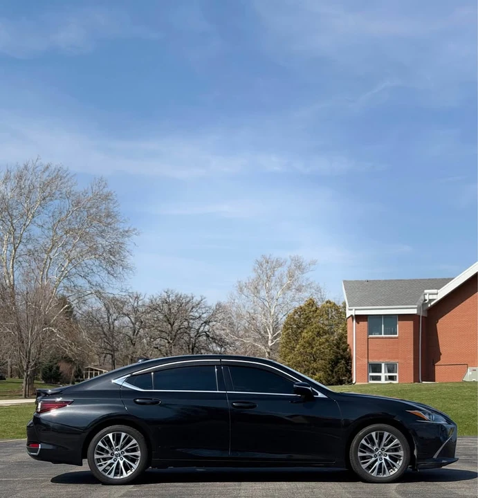 2021 Lexus ES 7th Gen - Image 7 of 14