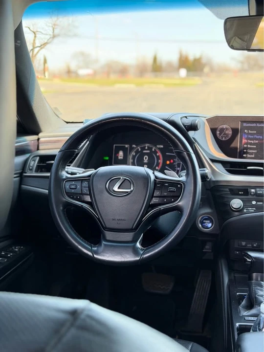 2021 Lexus ES 7th Gen - Image 10 of 14