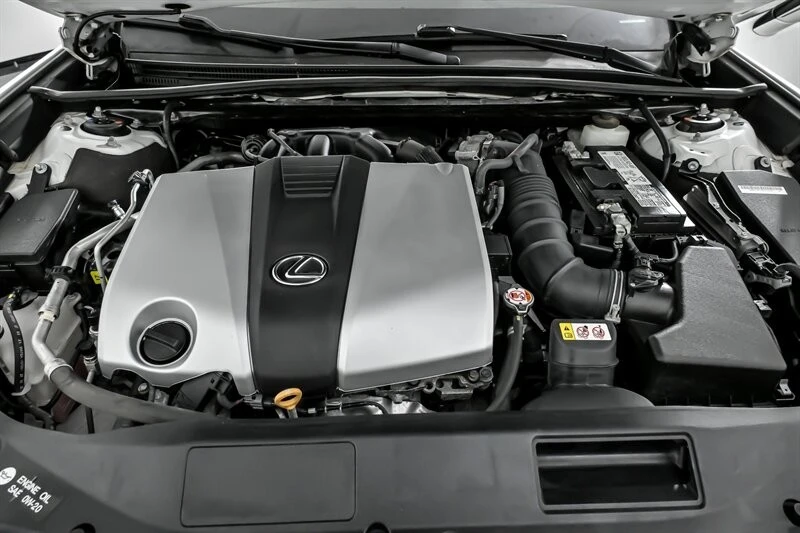 2021 Lexus ES 7th Gen - Image 16 of 21