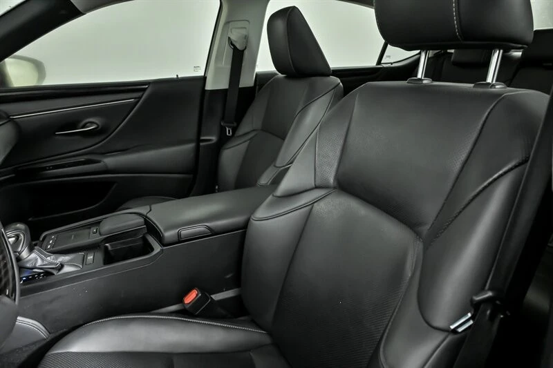 2021 Lexus ES 7th Gen - Image 21 of 21