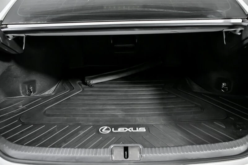 2021 Lexus ES 7th Gen - Image 15 of 21