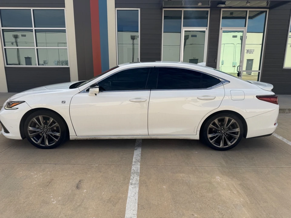 2021 Lexus ES 7th Gen - Image 2 of 21