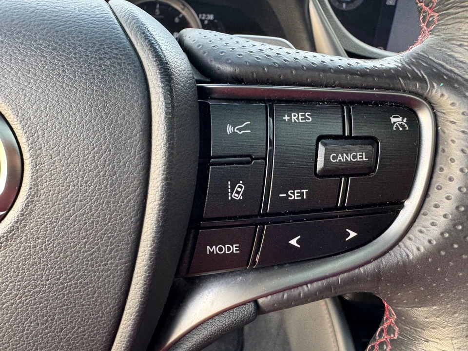 2021 Lexus ES 7th Gen - Image 15 of 21