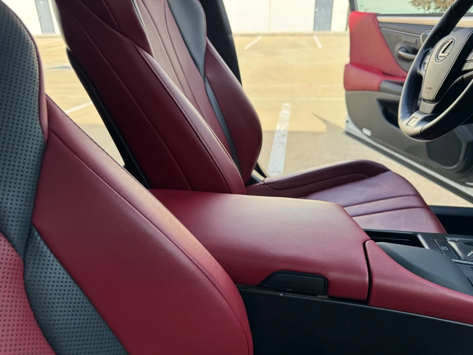 2021 Lexus ES 7th Gen - Image 19 of 21
