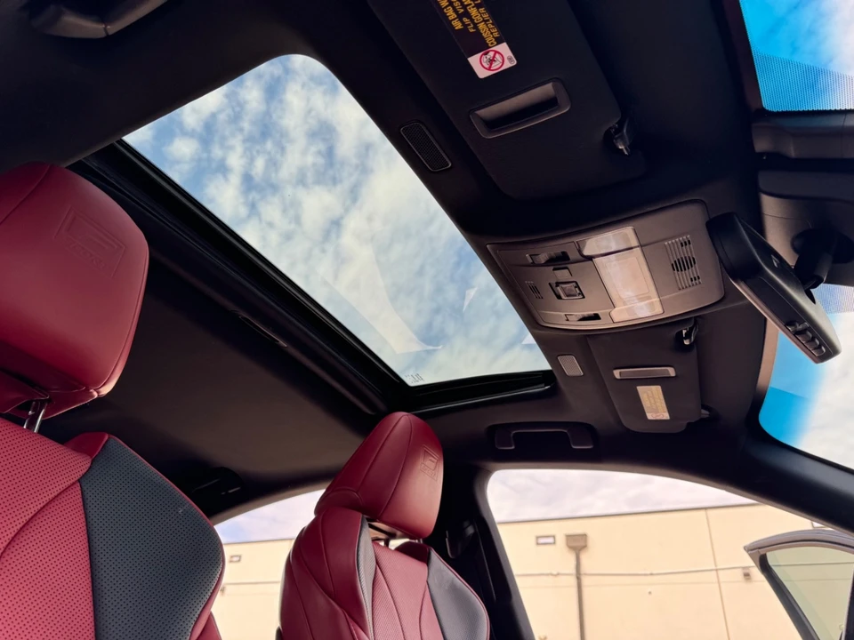 2021 Lexus ES 7th Gen - Image 17 of 21
