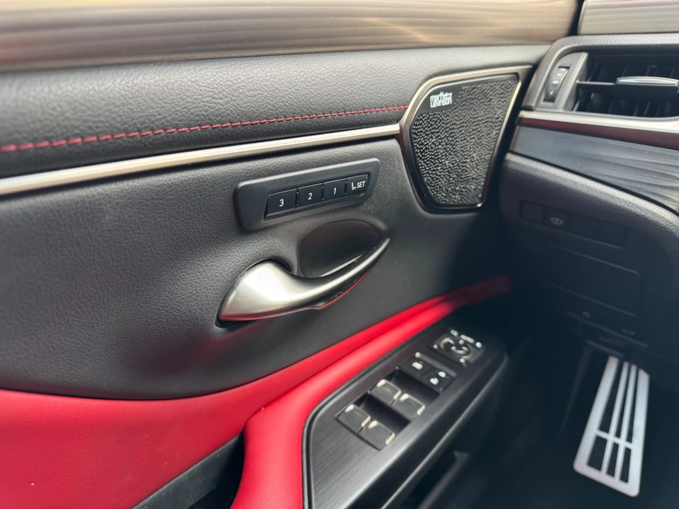 2021 Lexus ES 7th Gen - Image 10 of 21