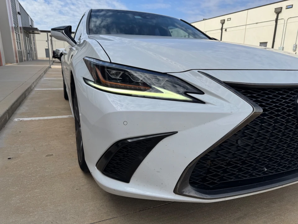 2021 Lexus ES 7th Gen - Image 11 of 21