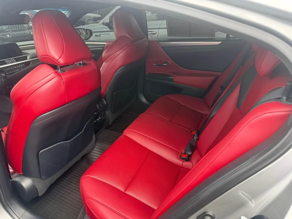 2021 Lexus ES 7th Gen - Image 12 of 13