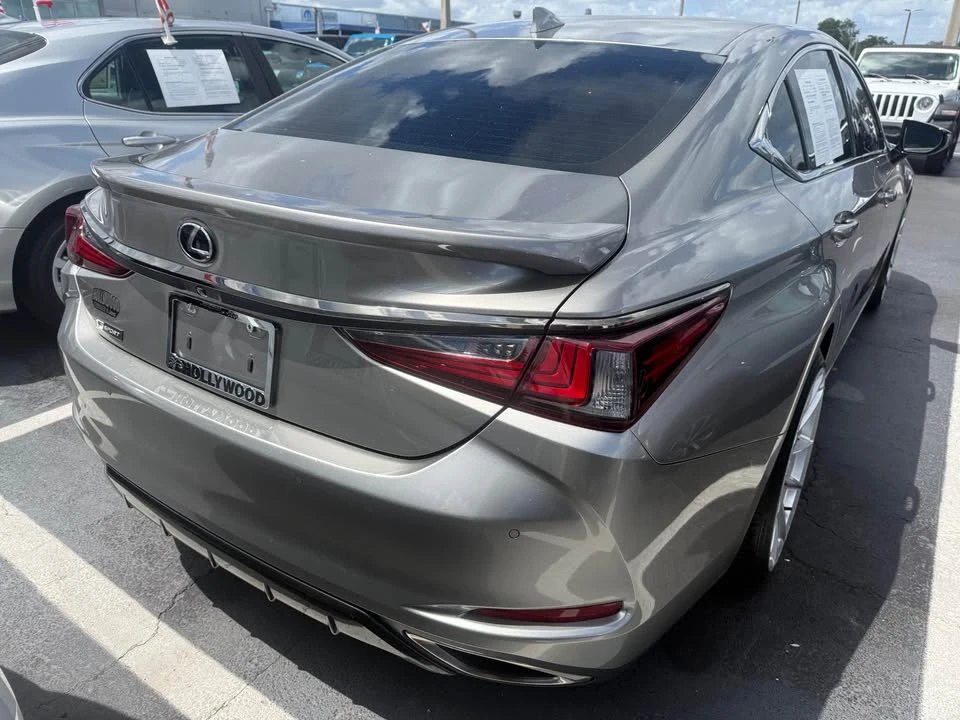 2021 Lexus ES 7th Gen - Image 7 of 13
