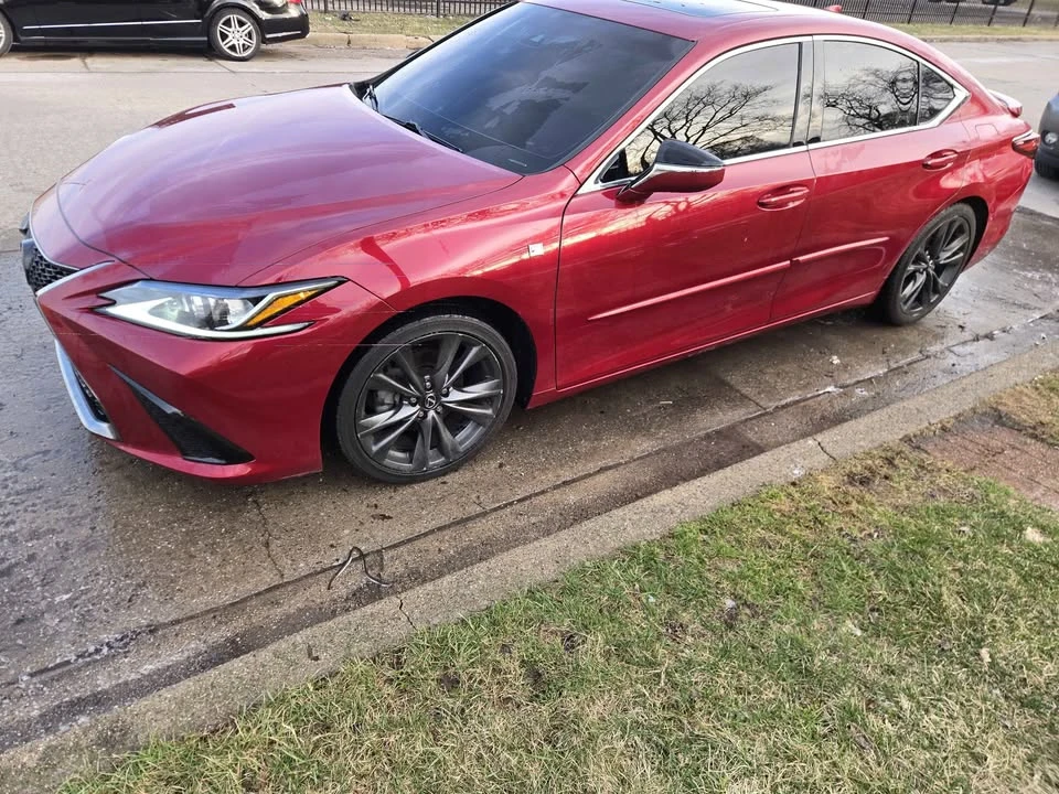 2021 Lexus ES 7th Gen - Image 2 of 5