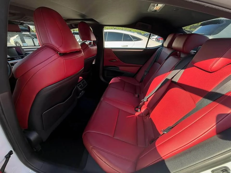 2021 Lexus ES 7th Gen - Image 9 of 12