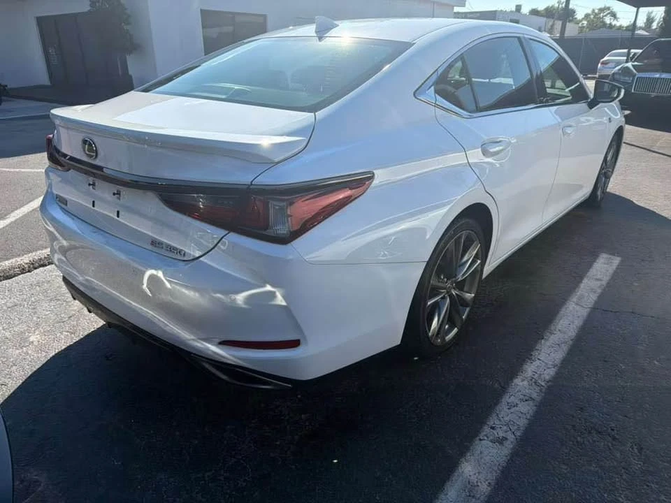 2021 Lexus ES 7th Gen - Image 5 of 12