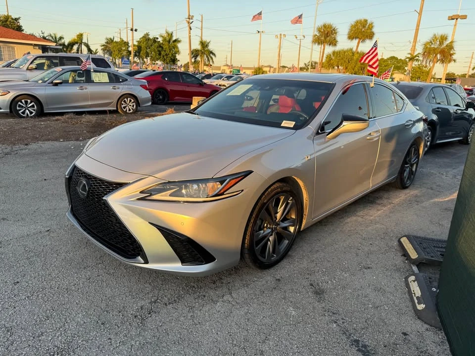 2021 Lexus ES 7th Gen - Image 3 of 8
