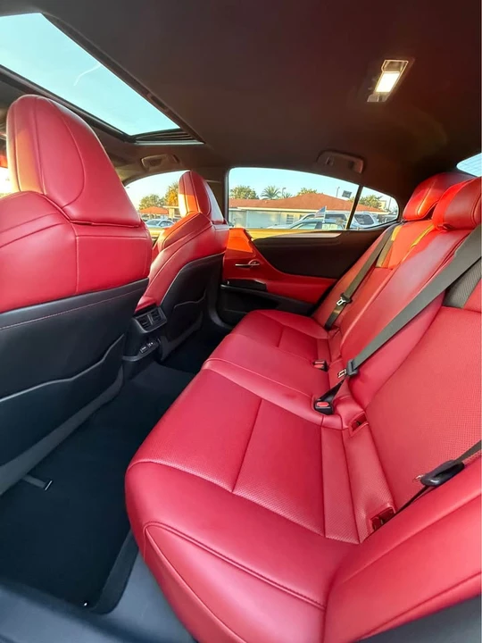 2021 Lexus ES 7th Gen - Image 7 of 8