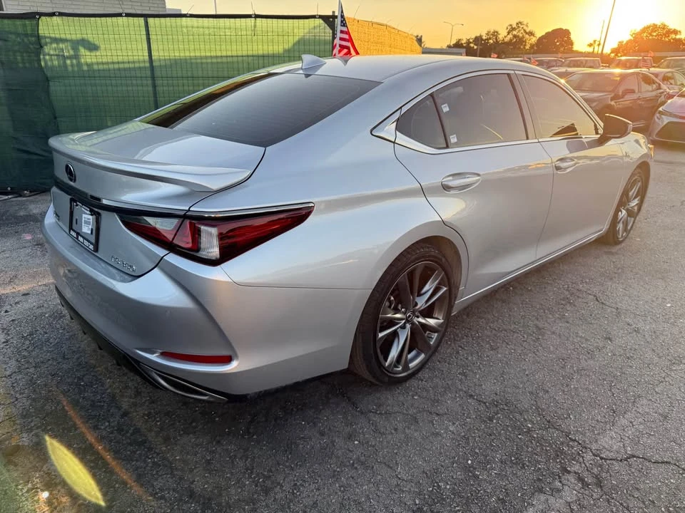 2021 Lexus ES 7th Gen - Image 5 of 8