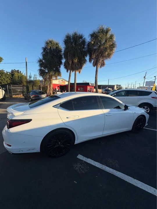 2021 Lexus ES 7th Gen - Image 2 of 10