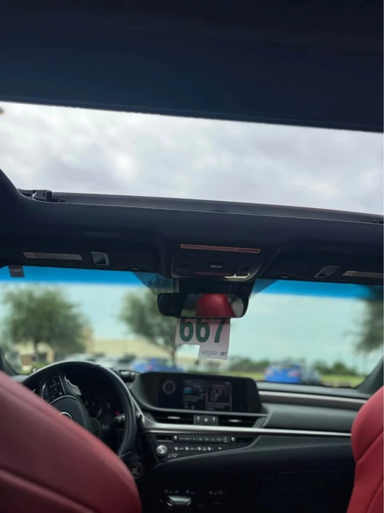 2021 Lexus ES 7th Gen - Image 4 of 6
