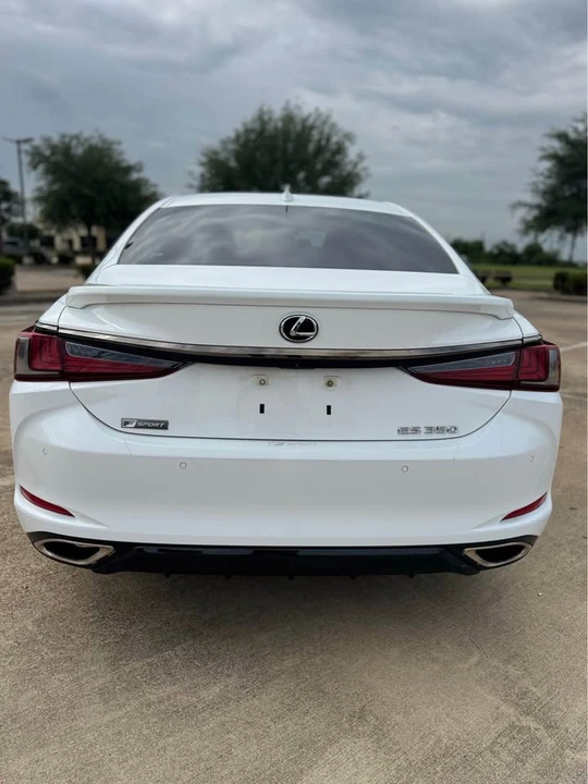 2021 Lexus ES 7th Gen - Image 2 of 6