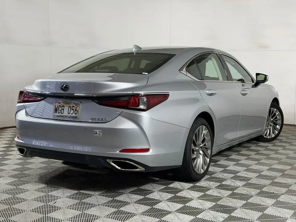 2021 Lexus ES 7th Gen - Image 3 of 14
