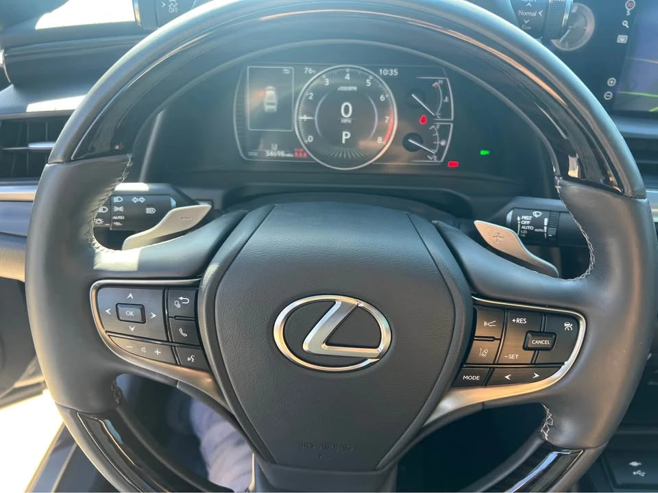 2021 Lexus ES 7th Gen - Image 8 of 13