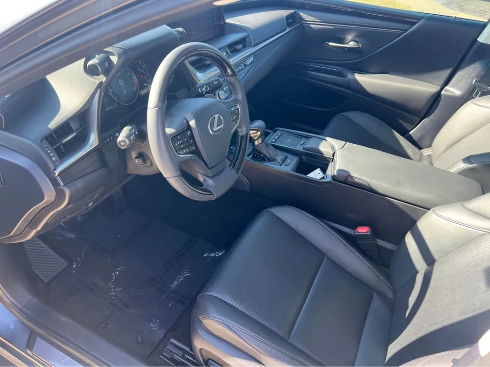 2021 Lexus ES 7th Gen - Image 5 of 13