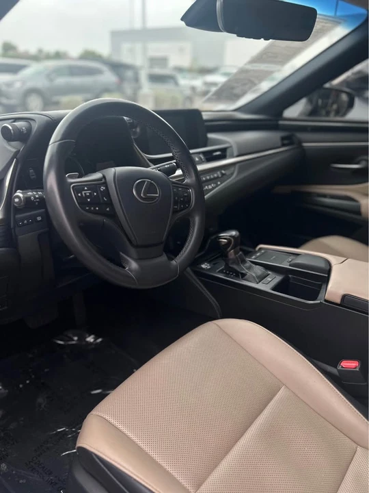 2021 Lexus ES 7th Gen - Image 3 of 5
