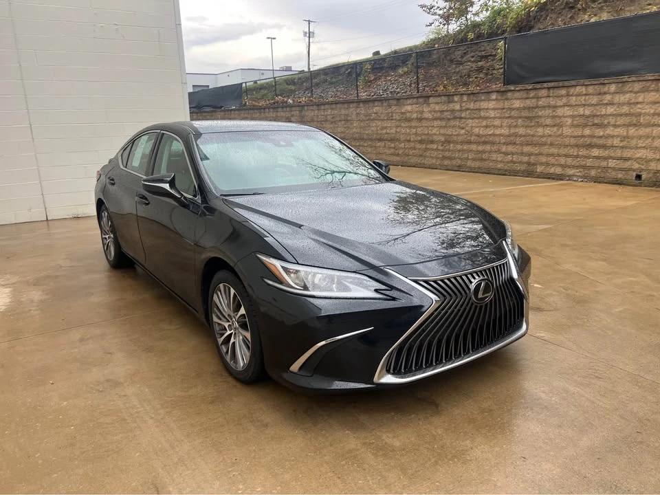 2021 Lexus ES 7th Gen - Image 5 of 9