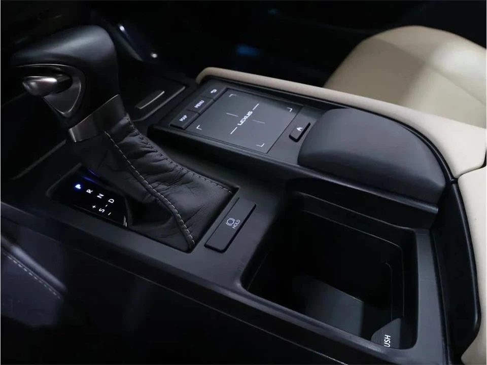 2021 Lexus ES 7th Gen - Image 23 of 31