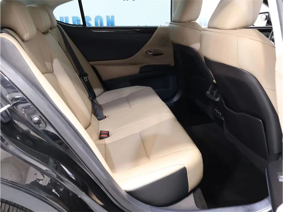 2021 Lexus ES 7th Gen - Image 29 of 31