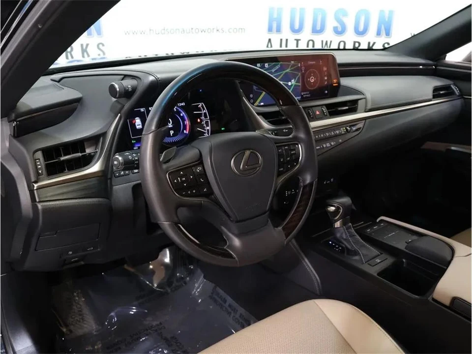 2021 Lexus ES 7th Gen - Image 12 of 31