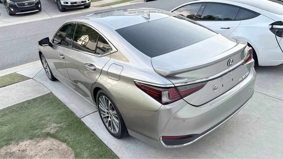 2021 Lexus ES 7th Gen - Image 4 of 17