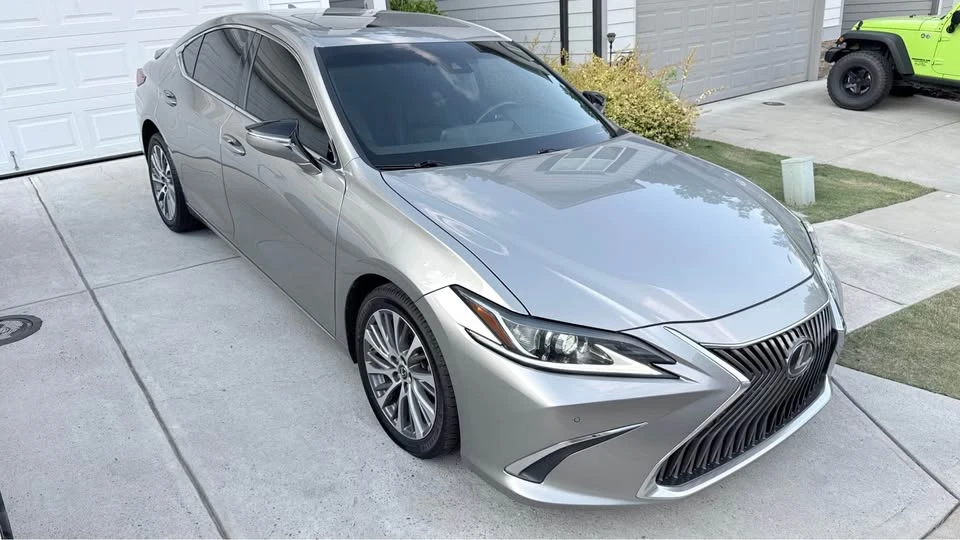 2021 Lexus ES 7th Gen - Image 8 of 17