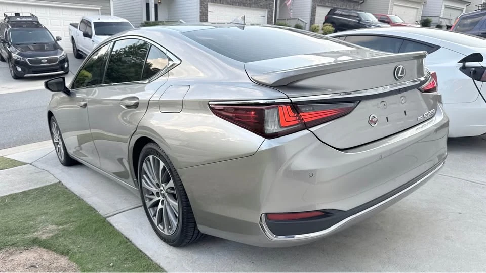 2021 Lexus ES 7th Gen - Image 3 of 17