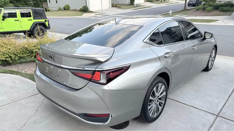 2021 Lexus ES 7th Gen - Image 6 of 17
