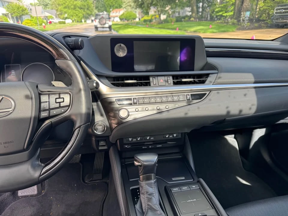2021 Lexus ES 7th Gen - Image 3 of 11