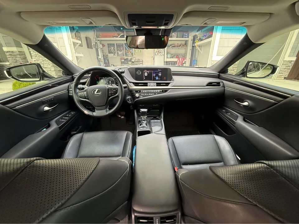 2021 Lexus ES 7th Gen - Image 5 of 6