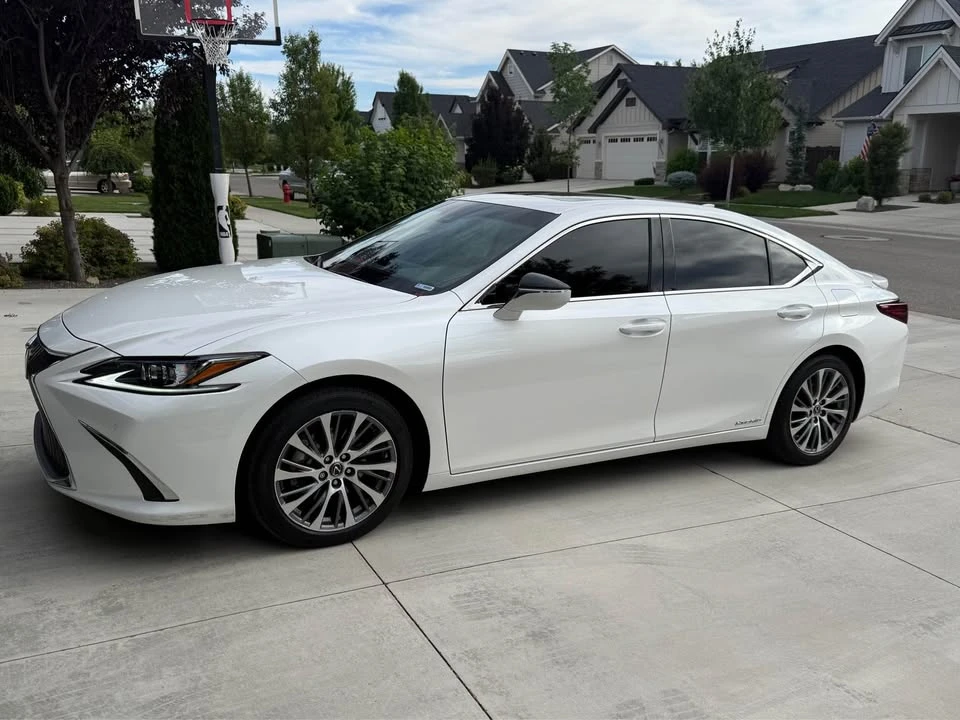 2021 Lexus ES 7th Gen - Image 2 of 6