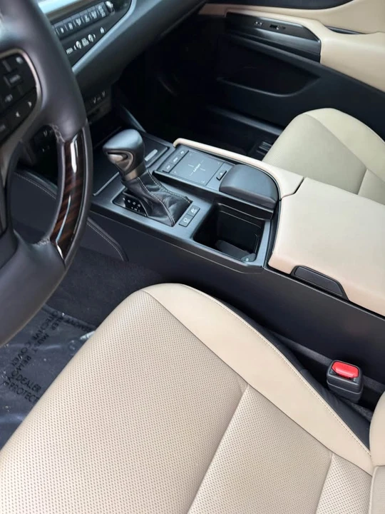 2021 Lexus ES 7th Gen - Image 12 of 12