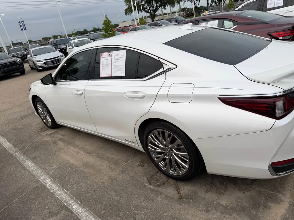 2021 Lexus ES 7th Gen - Image 6 of 12