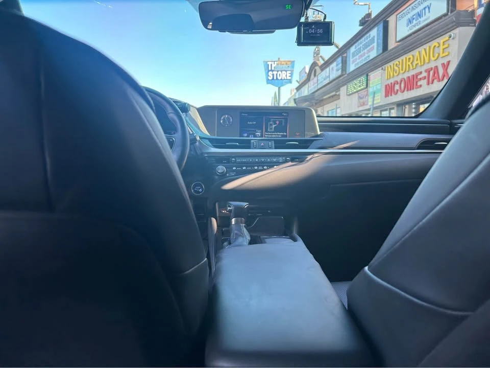 2021 Lexus ES 7th Gen - Image 8 of 8