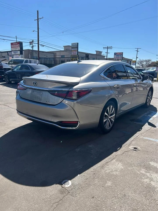 2021 Lexus ES 7th Gen - Image 6 of 8