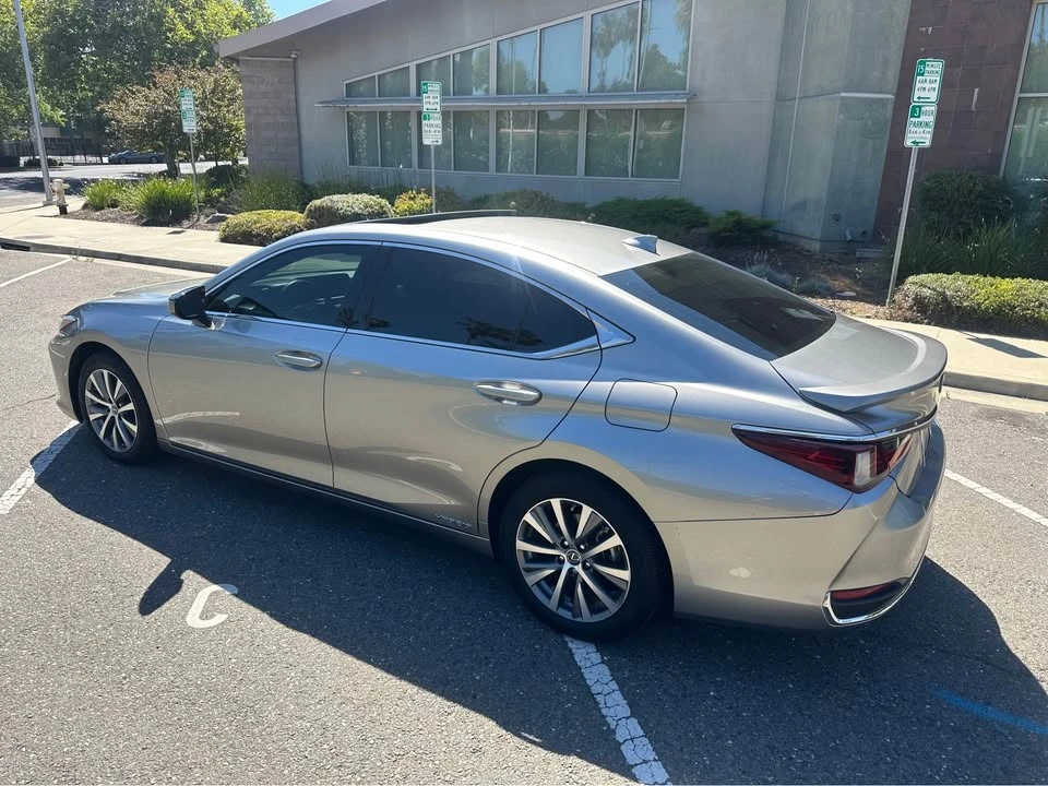 2021 Lexus ES 7th Gen - Image 4 of 9