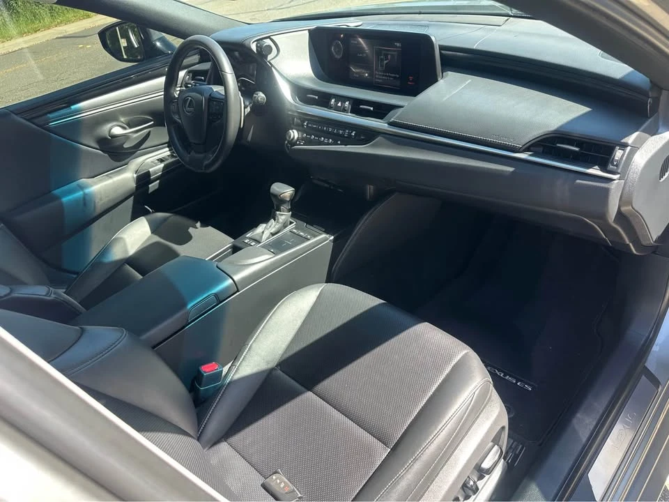 2021 Lexus ES 7th Gen - Image 6 of 9