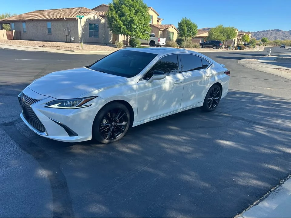 2021 Lexus ES 7th Gen - Image 2 of 11