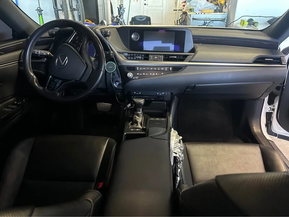 2021 Lexus ES 7th Gen - Image 9 of 11