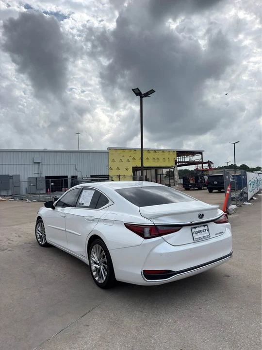 2021 Lexus ES 7th Gen - Image 4 of 6
