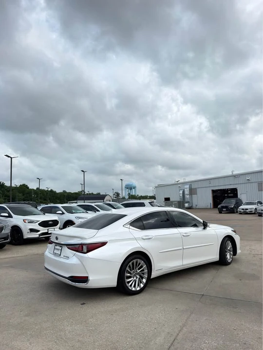 2021 Lexus ES 7th Gen - Image 3 of 6
