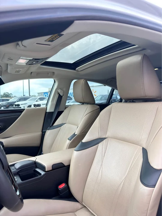 2021 Lexus ES 7th Gen - Image 6 of 6