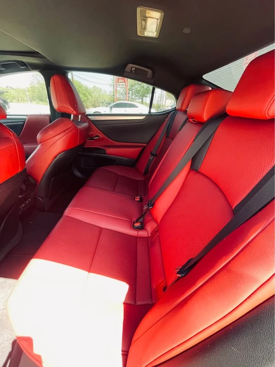2021 Lexus ES 7th Gen - Image 4 of 5